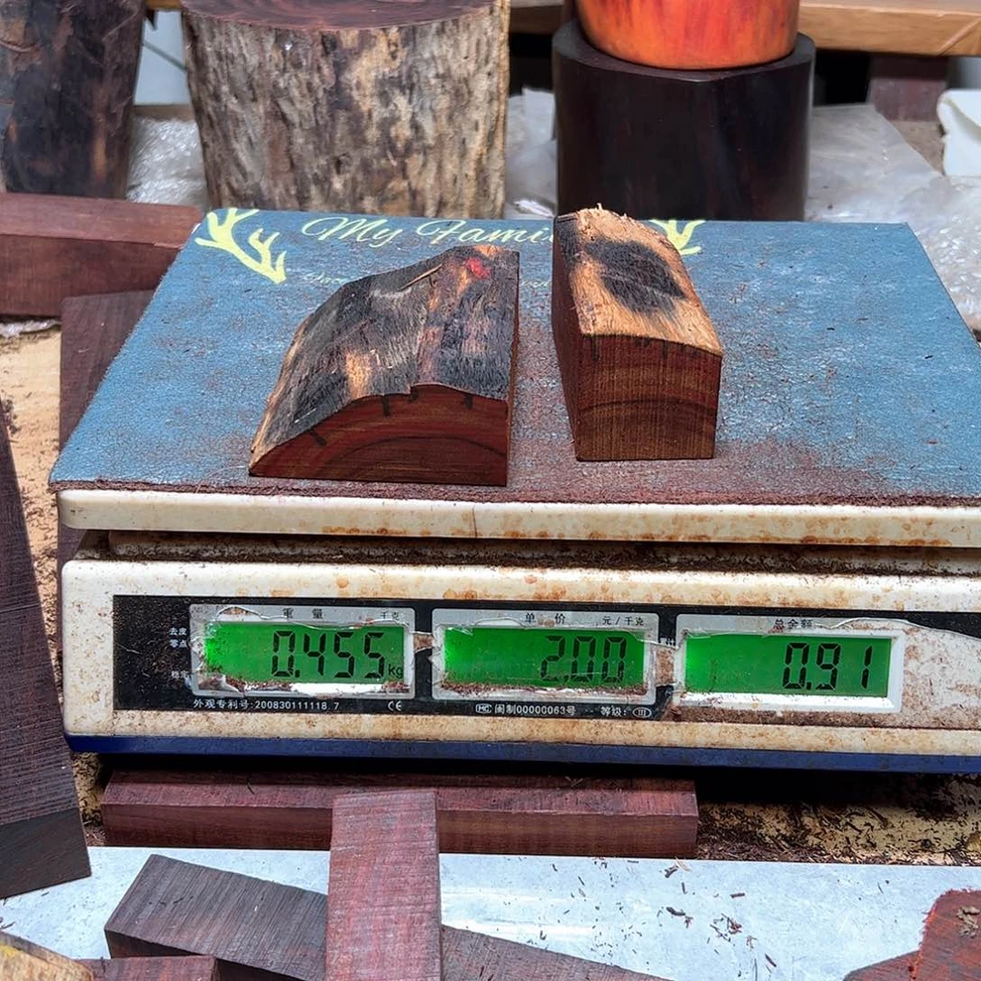 陈***作檀香紫檀（小叶紫檀）