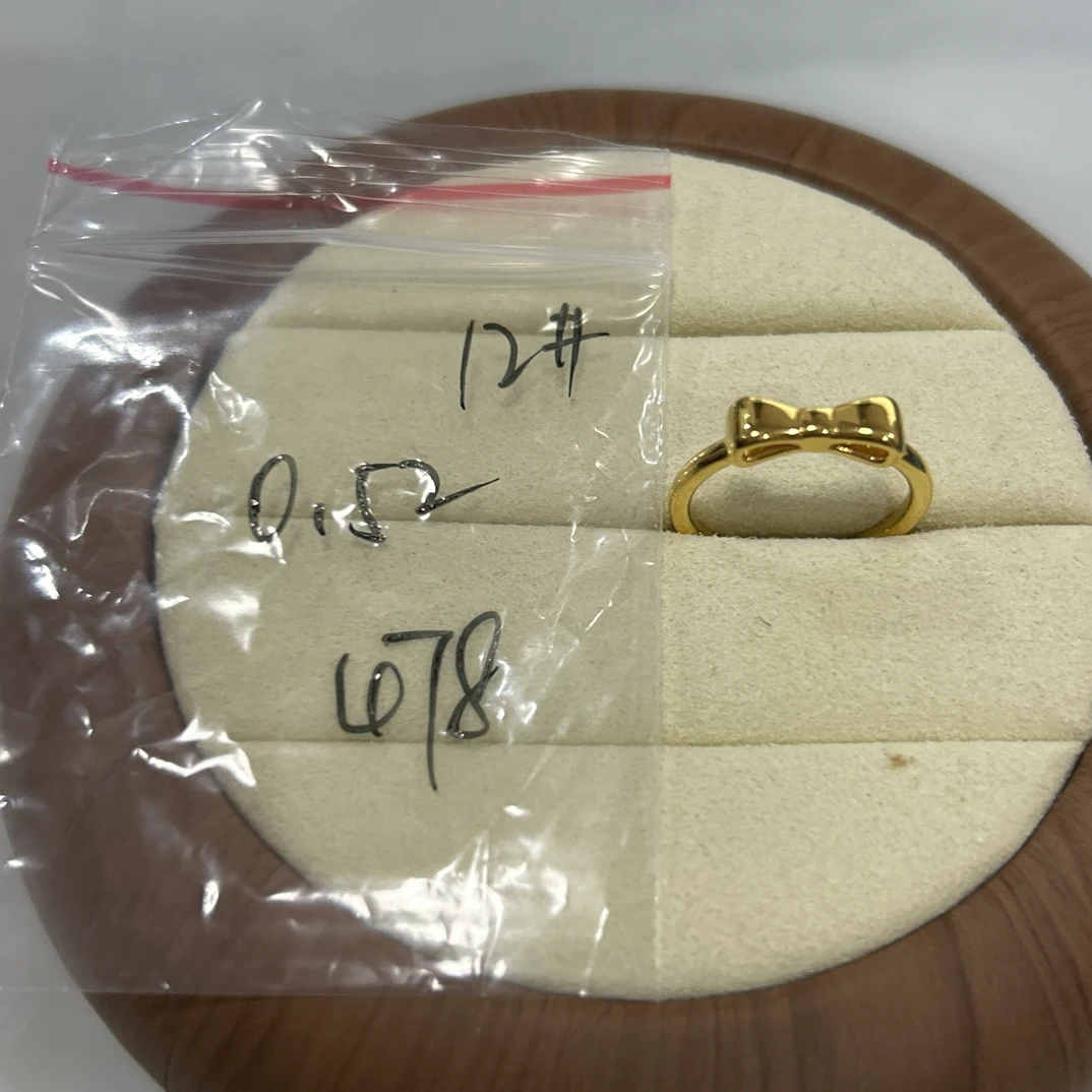 足金999 克重 0.52 克   12 号 在逃公主戒指