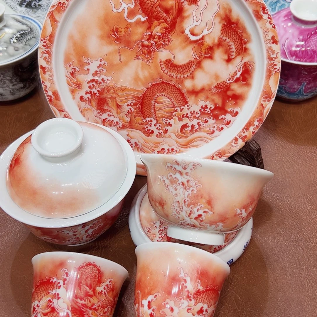 摆件景德镇陶瓷艺术展在上海开幕并举办个人书画