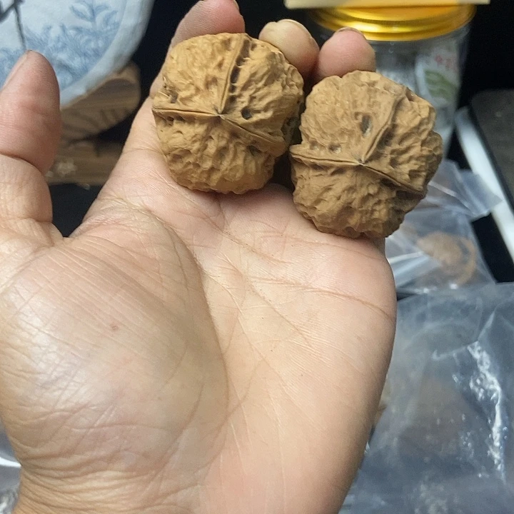 文玩核桃把件云南铁核桃基地98