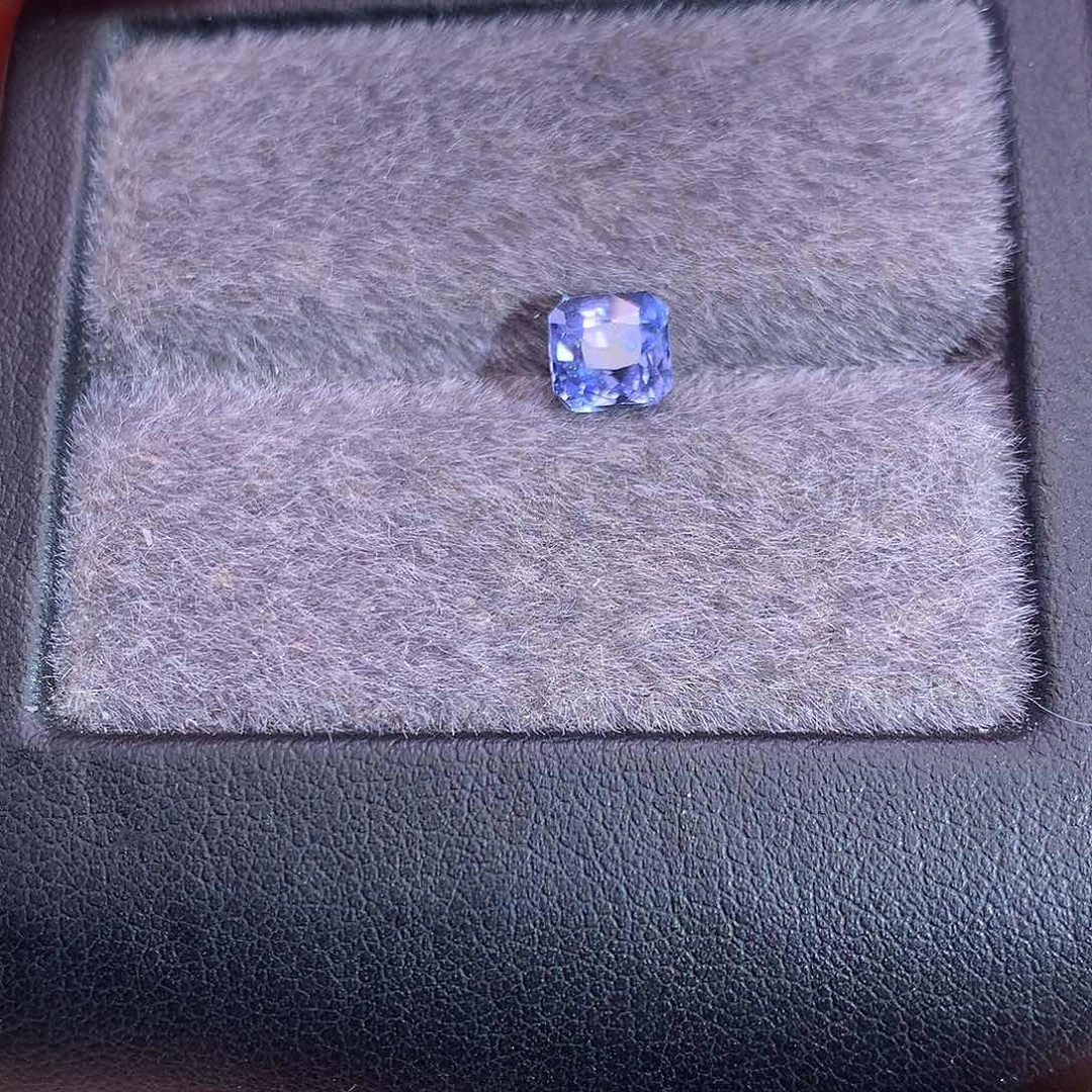 蓝宝石裸石未镶嵌1.39ct无烧