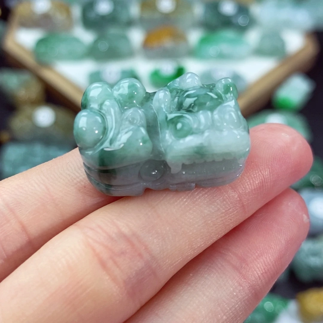 翡翠颈饰未镶嵌天然