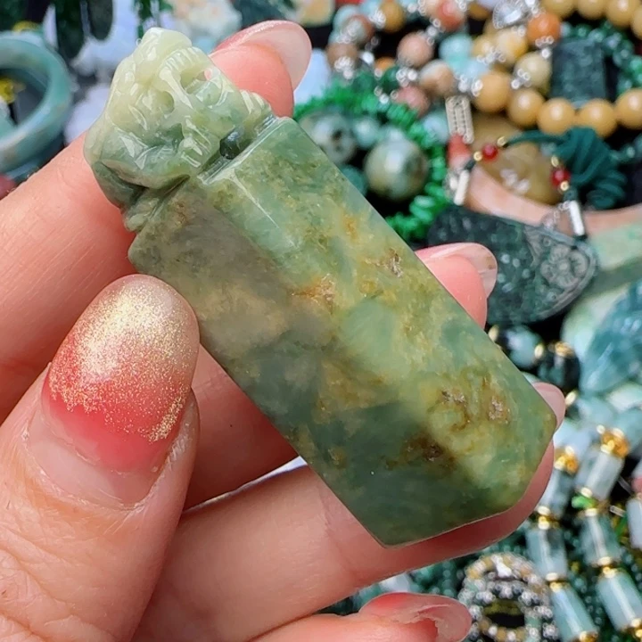 翡翠颈饰未镶嵌天然A货100