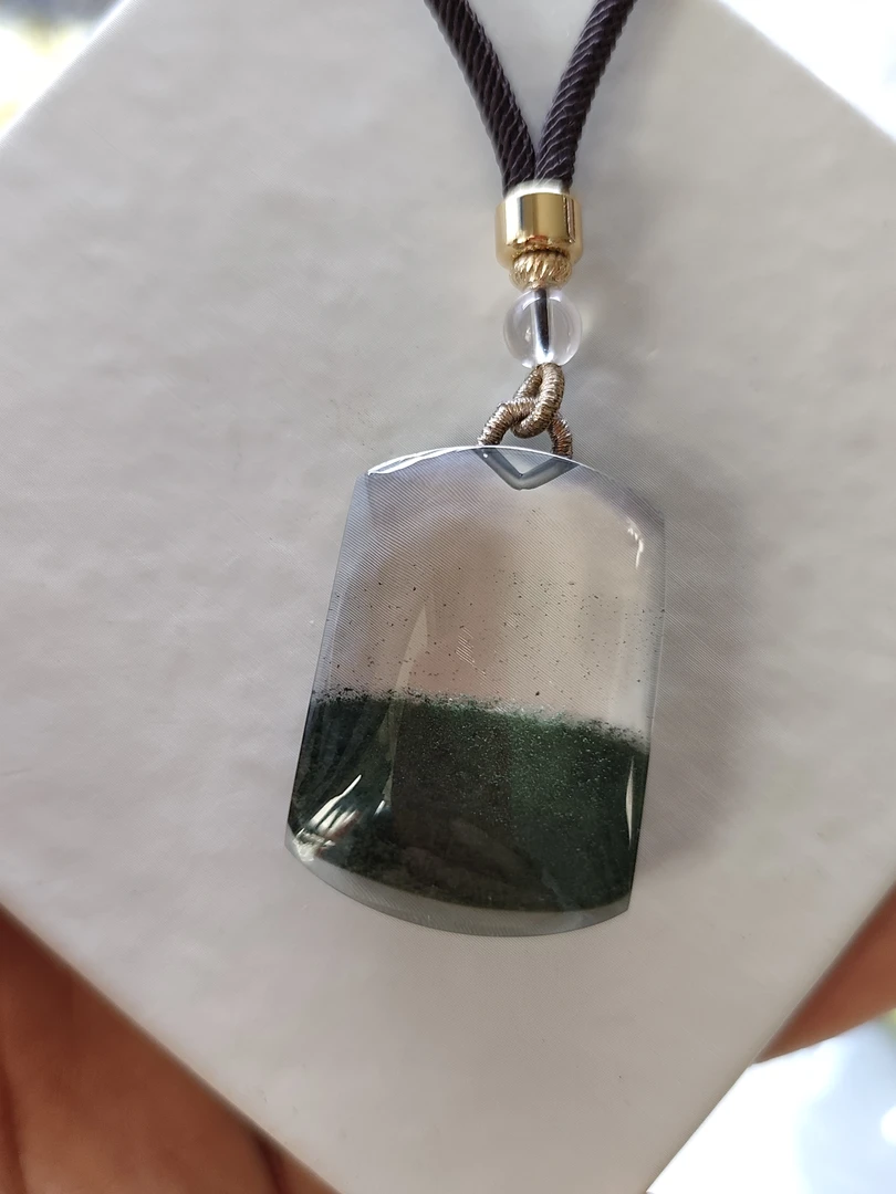 天然水晶绿幽灵聚宝盆无事牌吊坠，晶体通透，365*26*12mm，26.3克