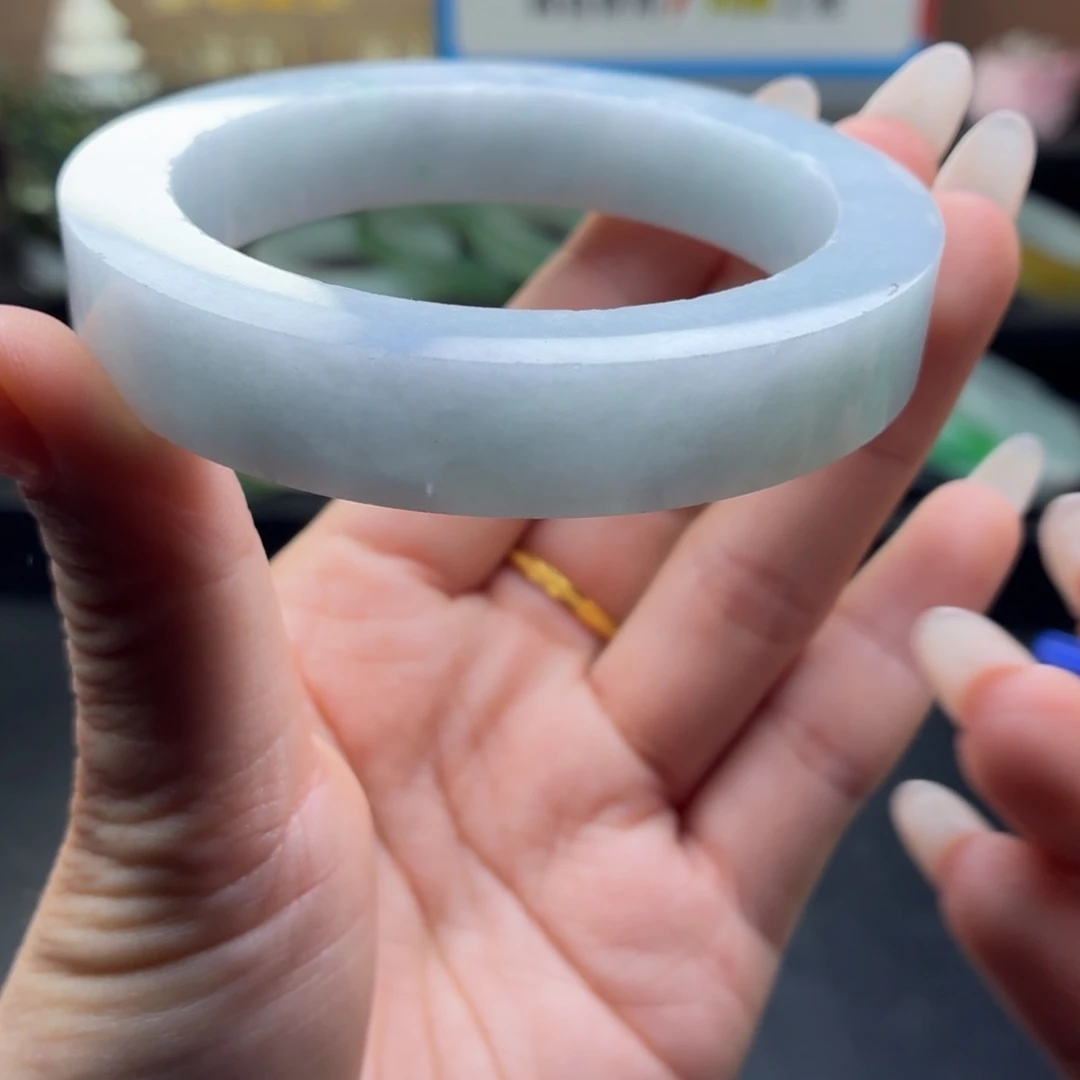 定制翡翠未镶嵌翡翠手镯