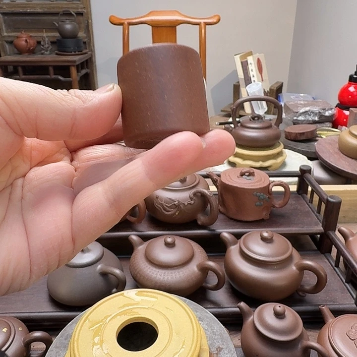 紫泥茶壶精工细作板指