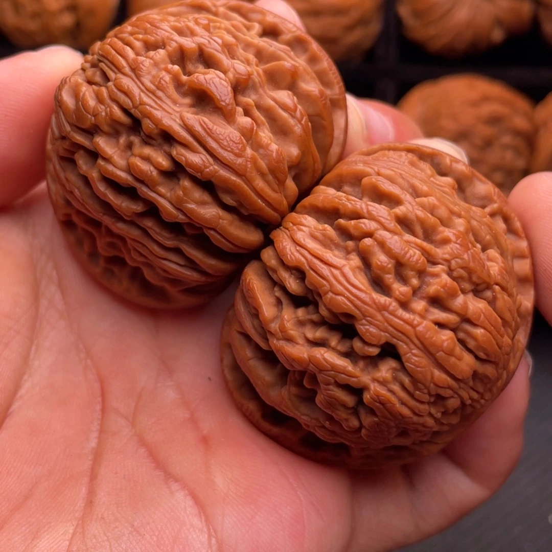 文玩核桃把件秦岭野生核桃