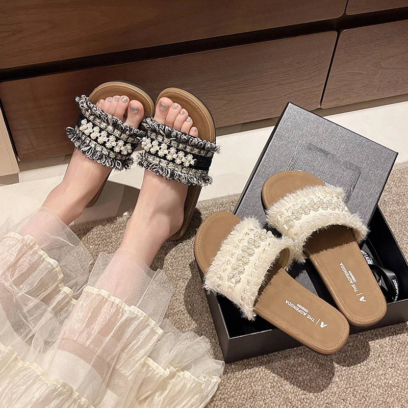 2025夏季新款法式小香风拖鞋女外穿网红时尚水钻一字平底沙滩拖鞋