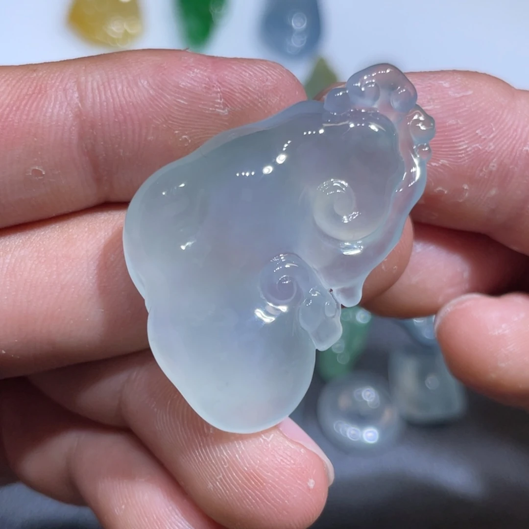 颈饰未镶嵌翡翠如意