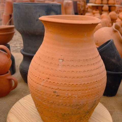 红陶口15高28微瑕