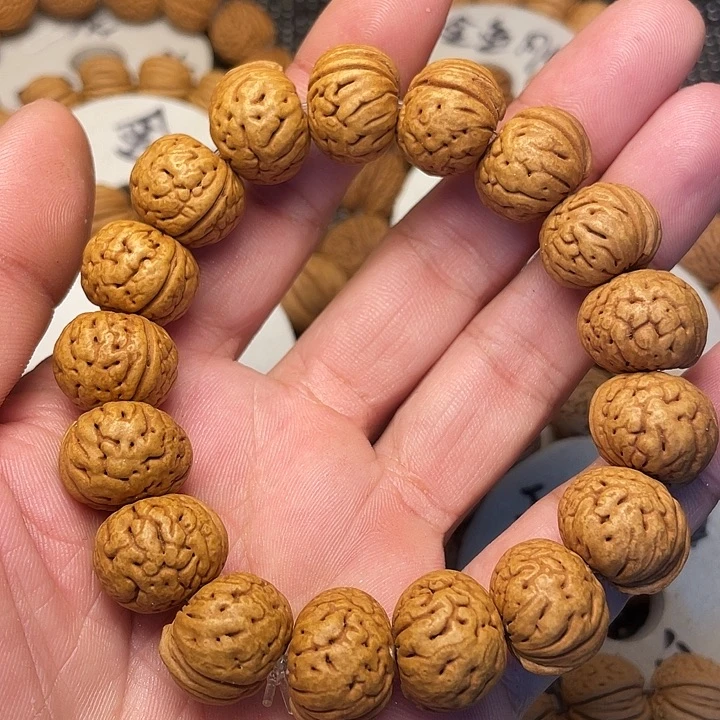 文玩核桃吊坠池****?桃核