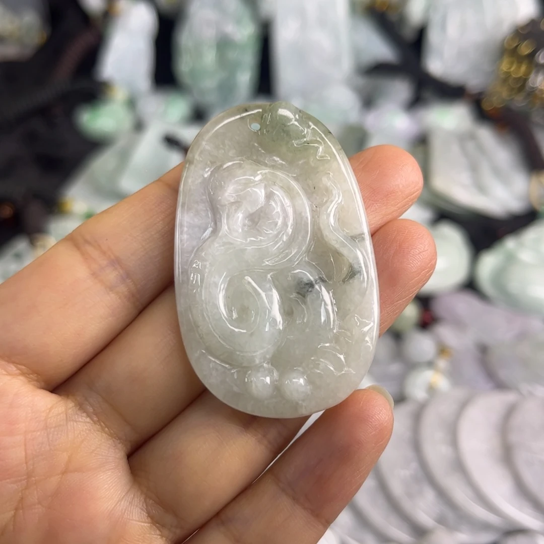 翡翠未镶嵌吊坠(不含链)瑕疵