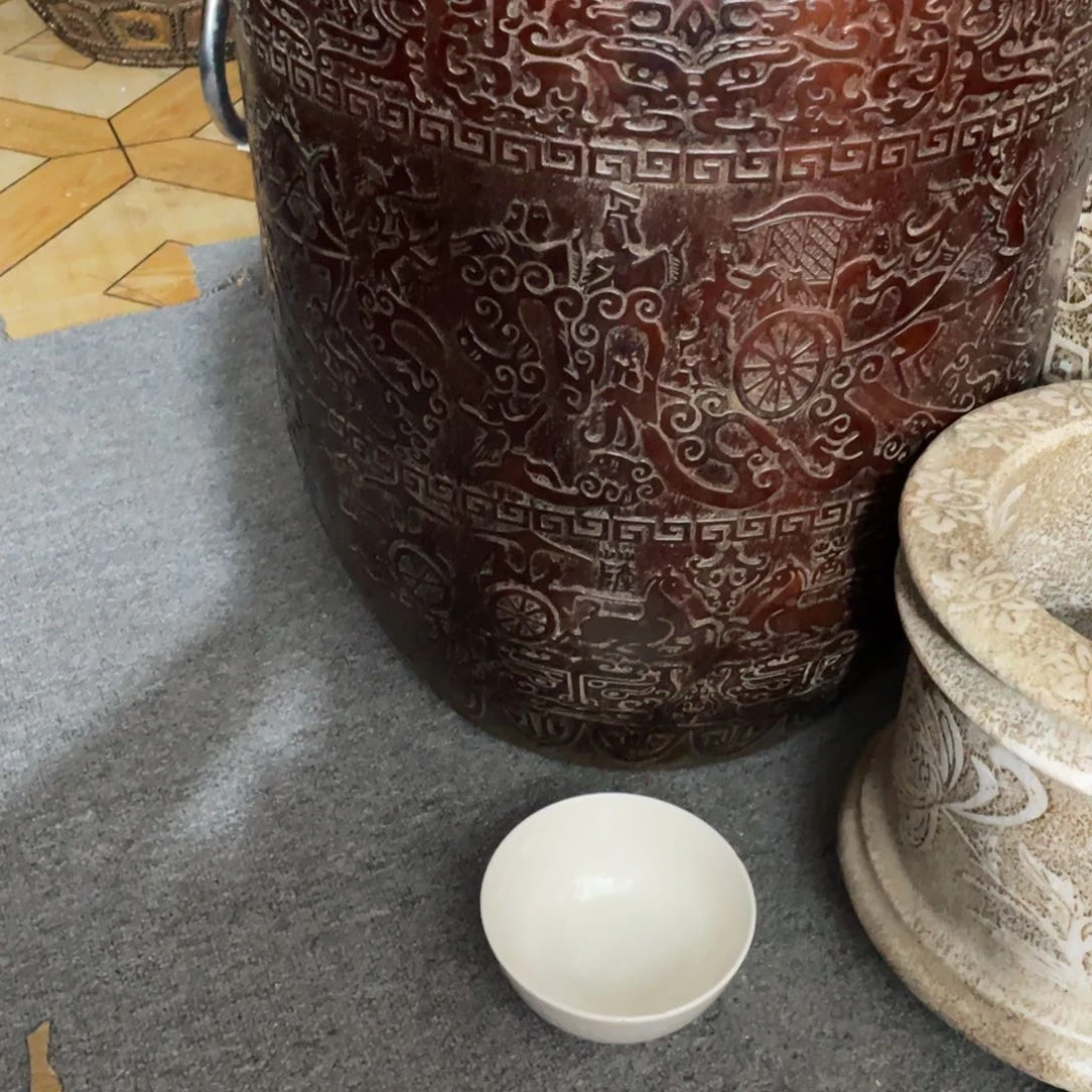 摆件佬**人瓷器的造型设计也十分考究