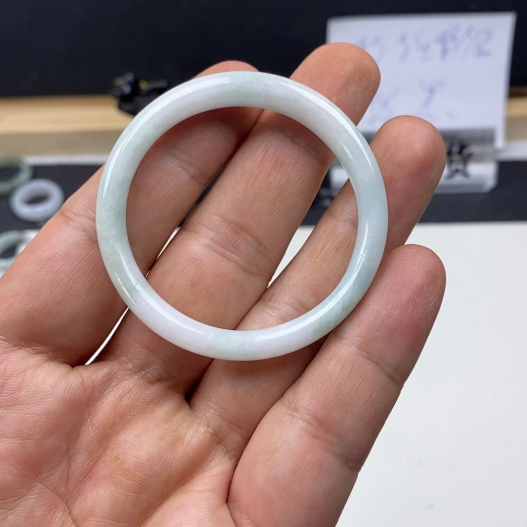 翡翠未镶嵌手镯43