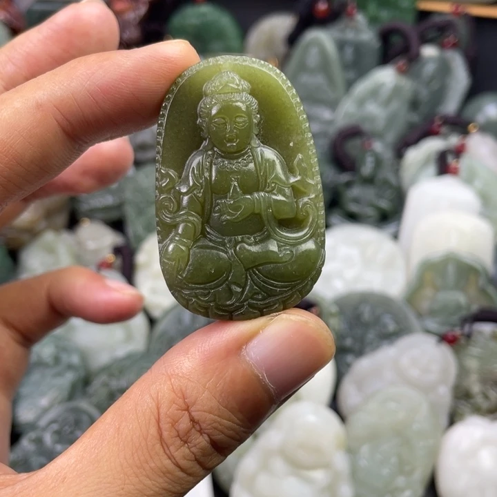 和田玉未镶嵌颈饰