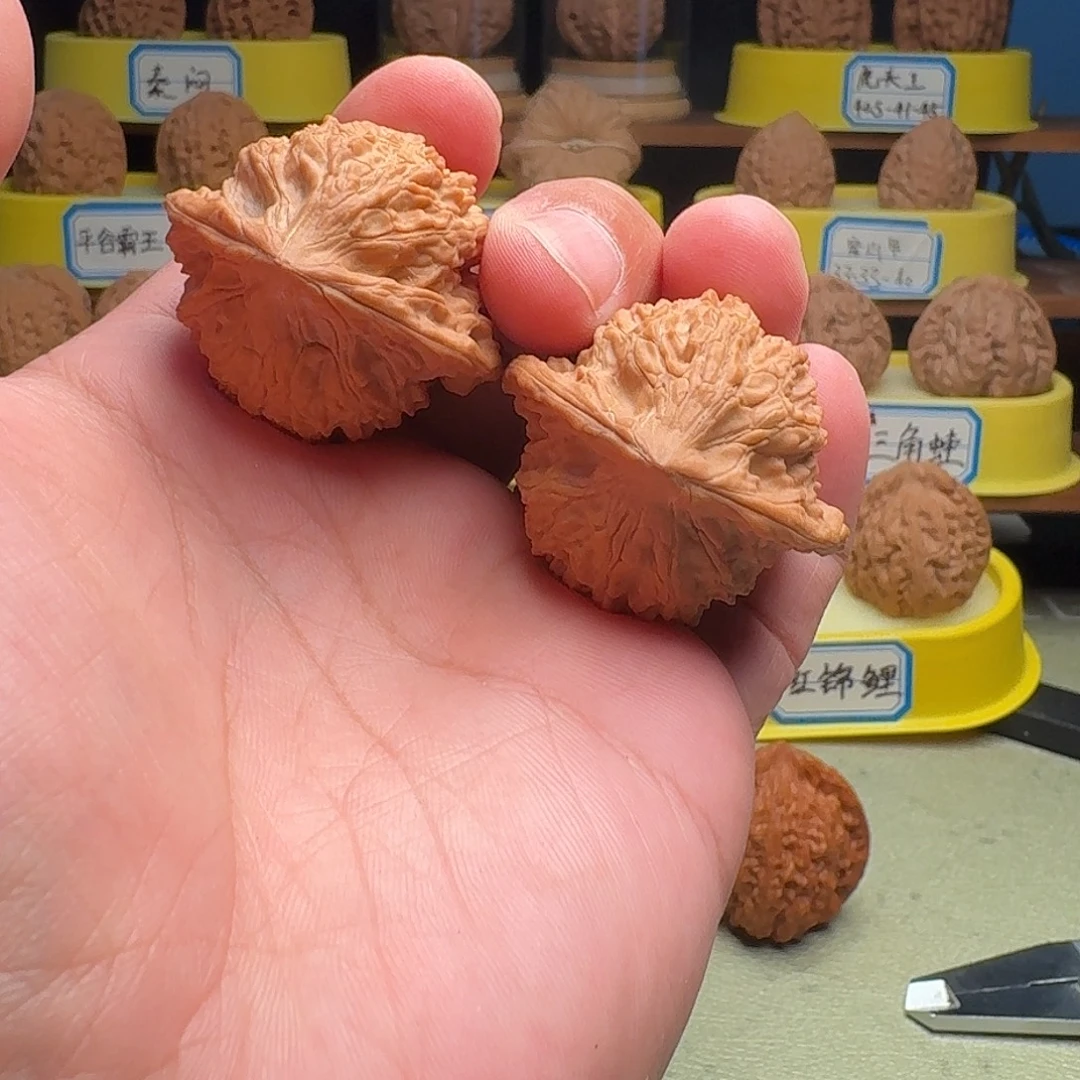 把件文玩核桃麒麟石子鸡全品38.5-35-43头货精对