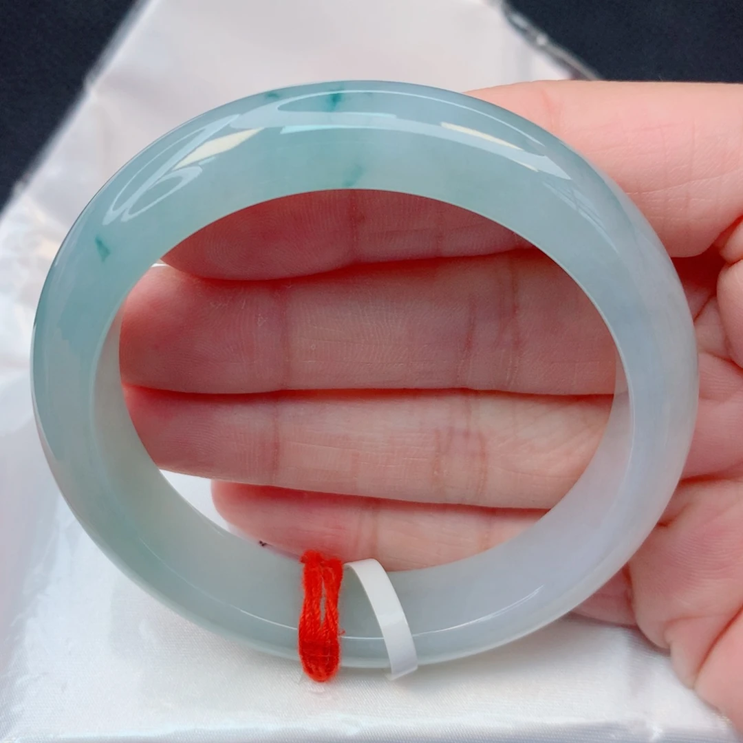 翡翠未镶嵌手镯54.7圈 细糯冰浅蓝底飘花完整推荐