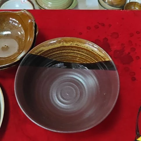 瓷片瓷器，各种摆件，瓦片，沙锅！