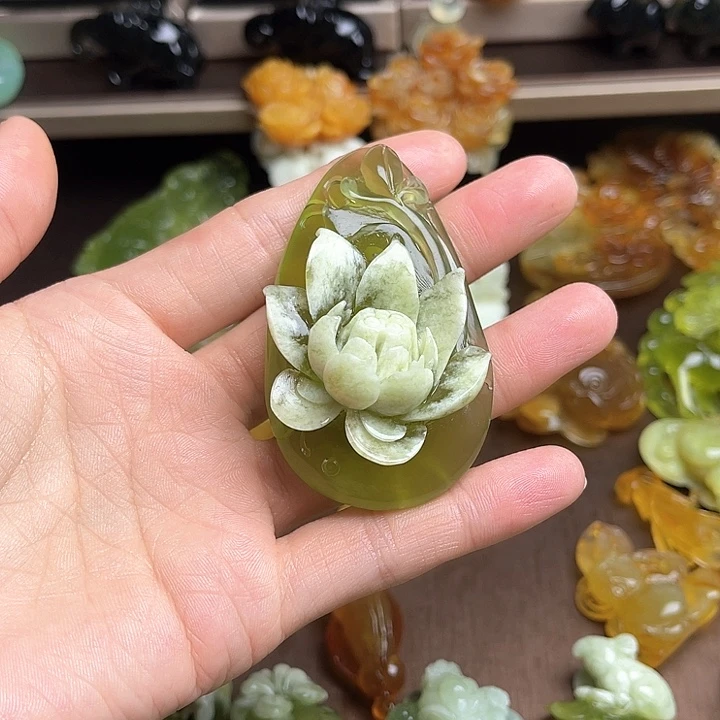 蛇纹石玉颈饰未镶嵌葶*