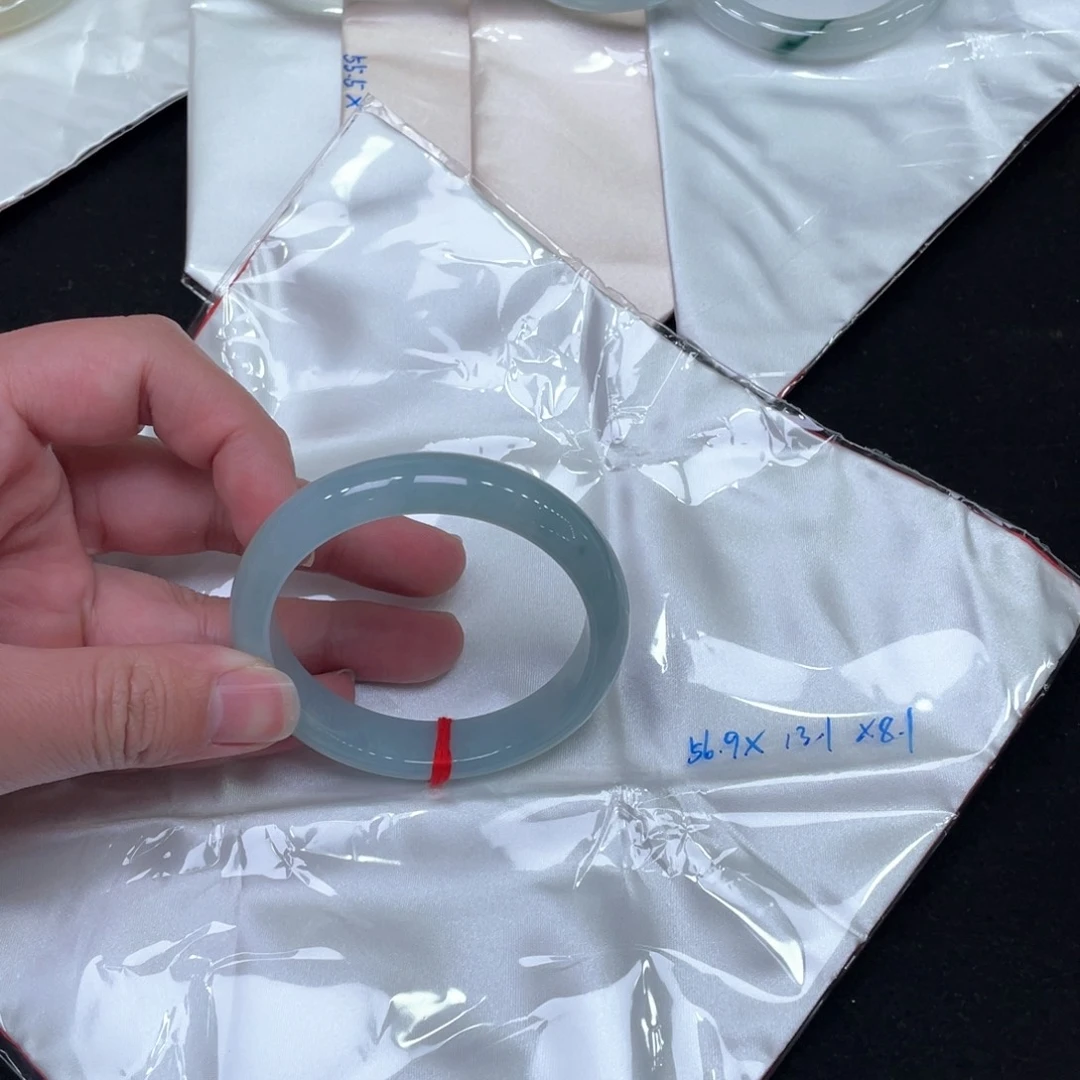 翡翠手镯未镶嵌56.9正圈