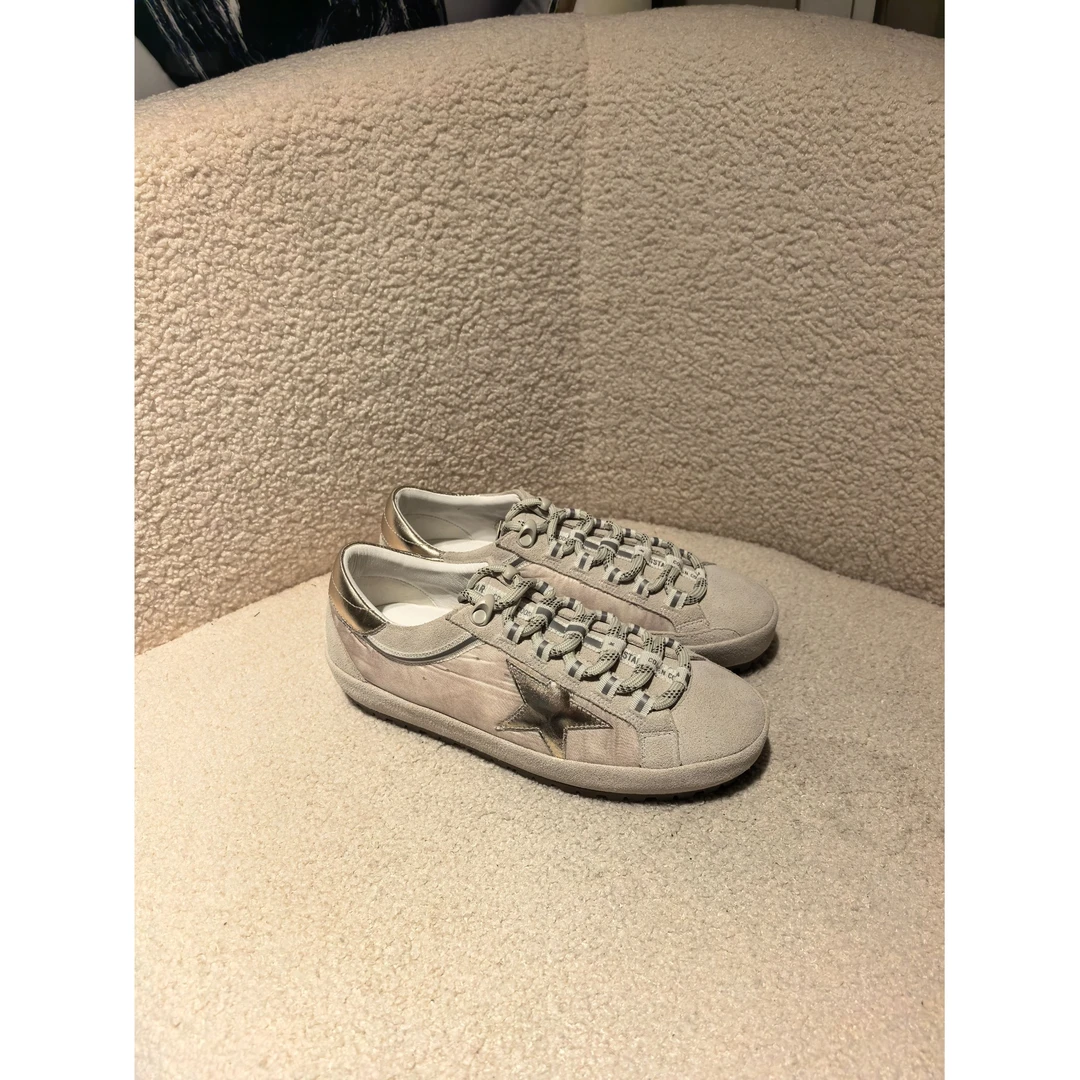 老王甄选 时尚简约百搭平底低帮星星鞋