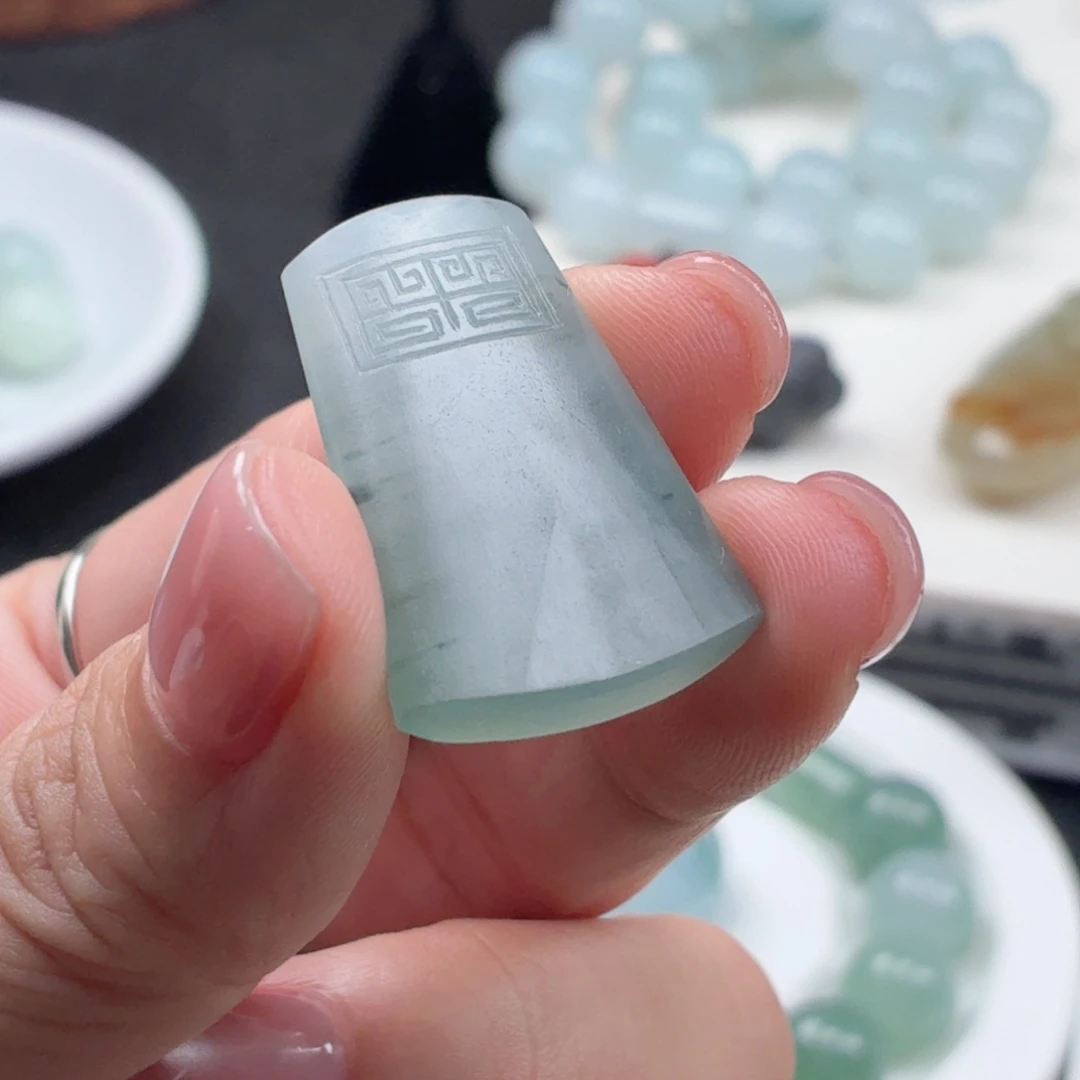 柳****定制翡翠未镶嵌天然A货翡翠