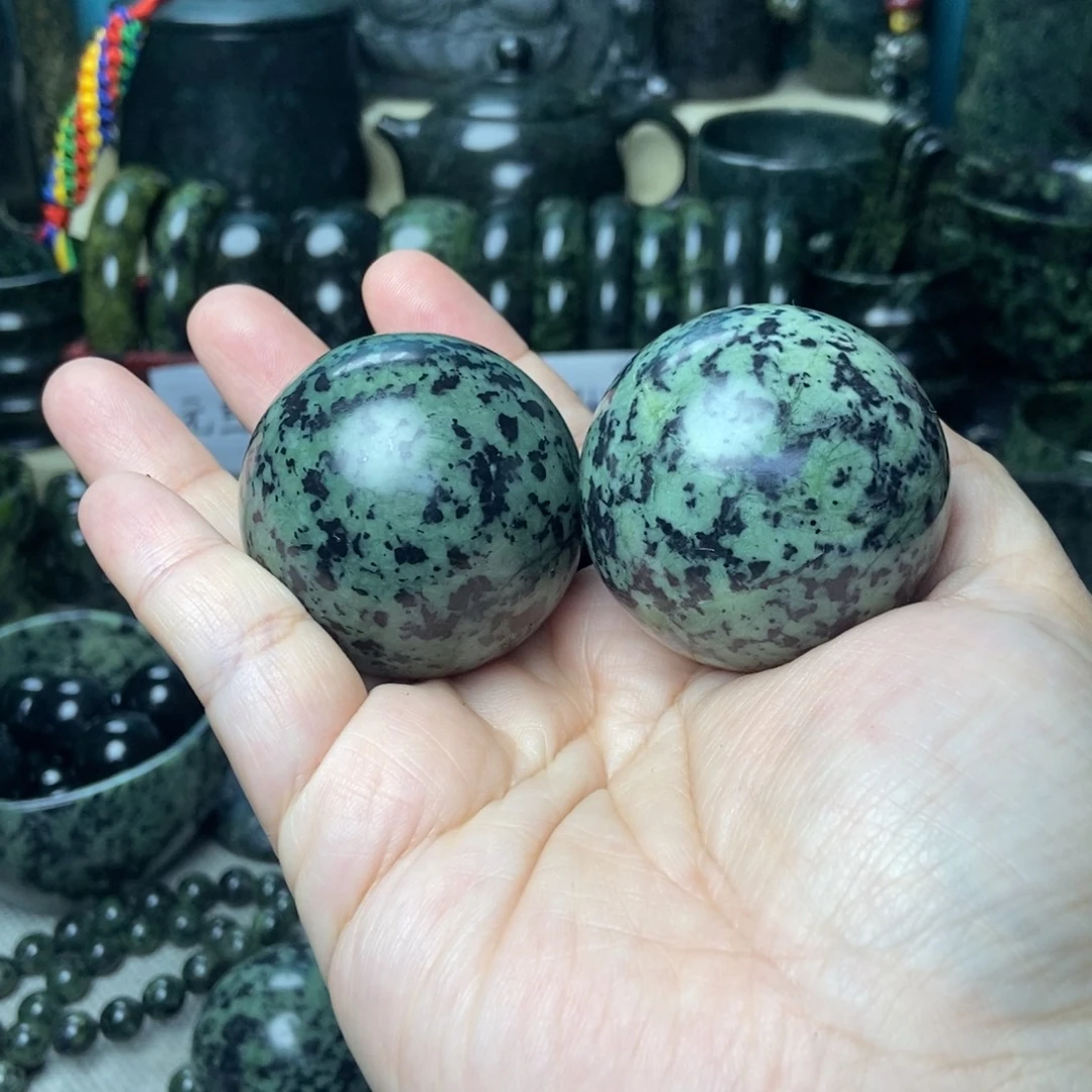 蛇纹石玉未镶嵌健身球28一对，50两对