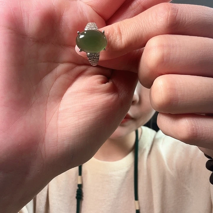 浅***ﾟ蛇纹石玉未镶嵌颈饰