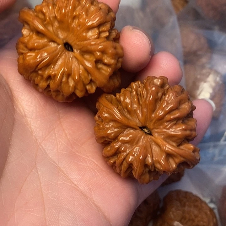 用***2文玩核桃把件官45