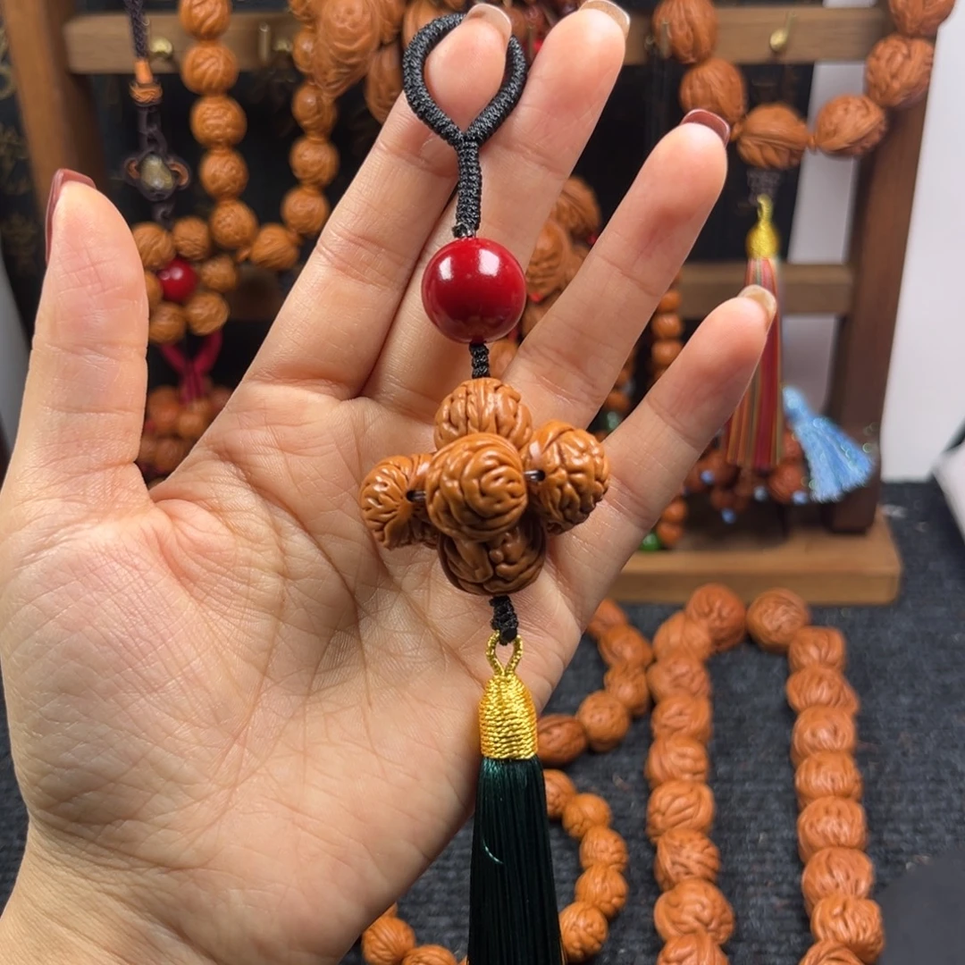 吊坠桃核桃枭挂件L1