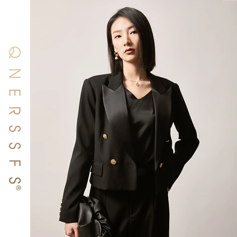 【丽公主专属】卿奈儿「财阀千金」羊毛醋酸小香风双排扣外套-C2002