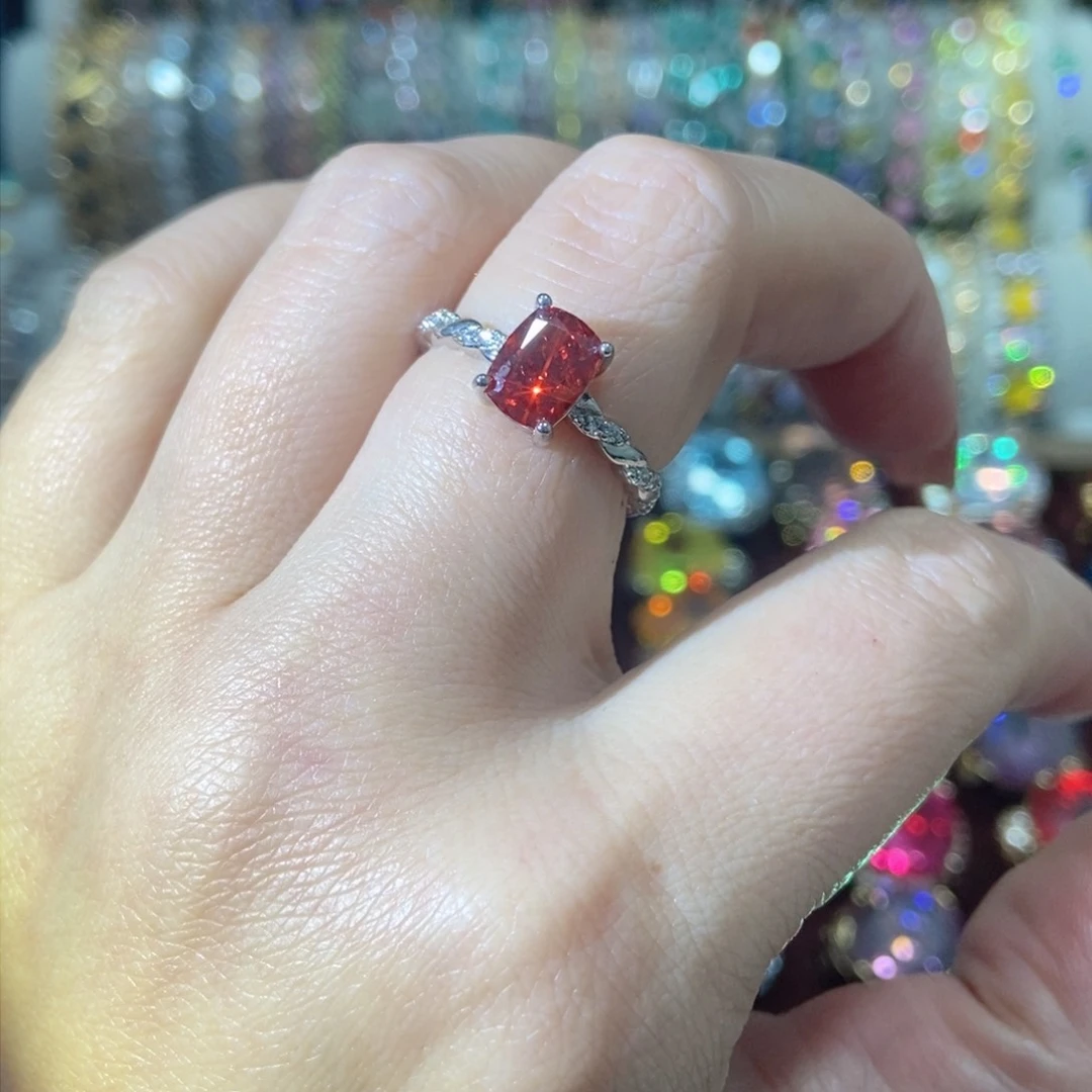 66锆石（处理）戒指