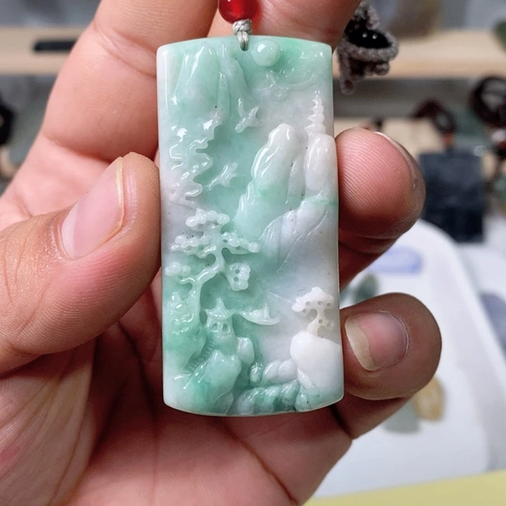 翡翠未镶嵌颈饰牌子