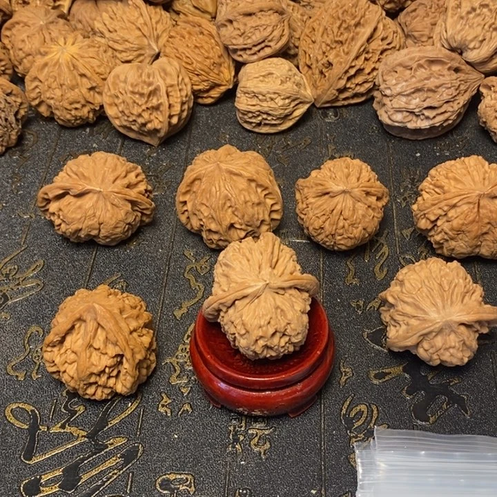 鸿***雁文玩核桃吊坠文玩核桃异形单只
