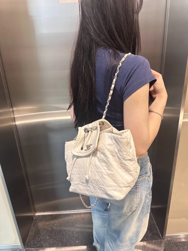 95新 Chanel/香奈儿 流行包盖式款欧美时尚双肩包洋气小众菱格