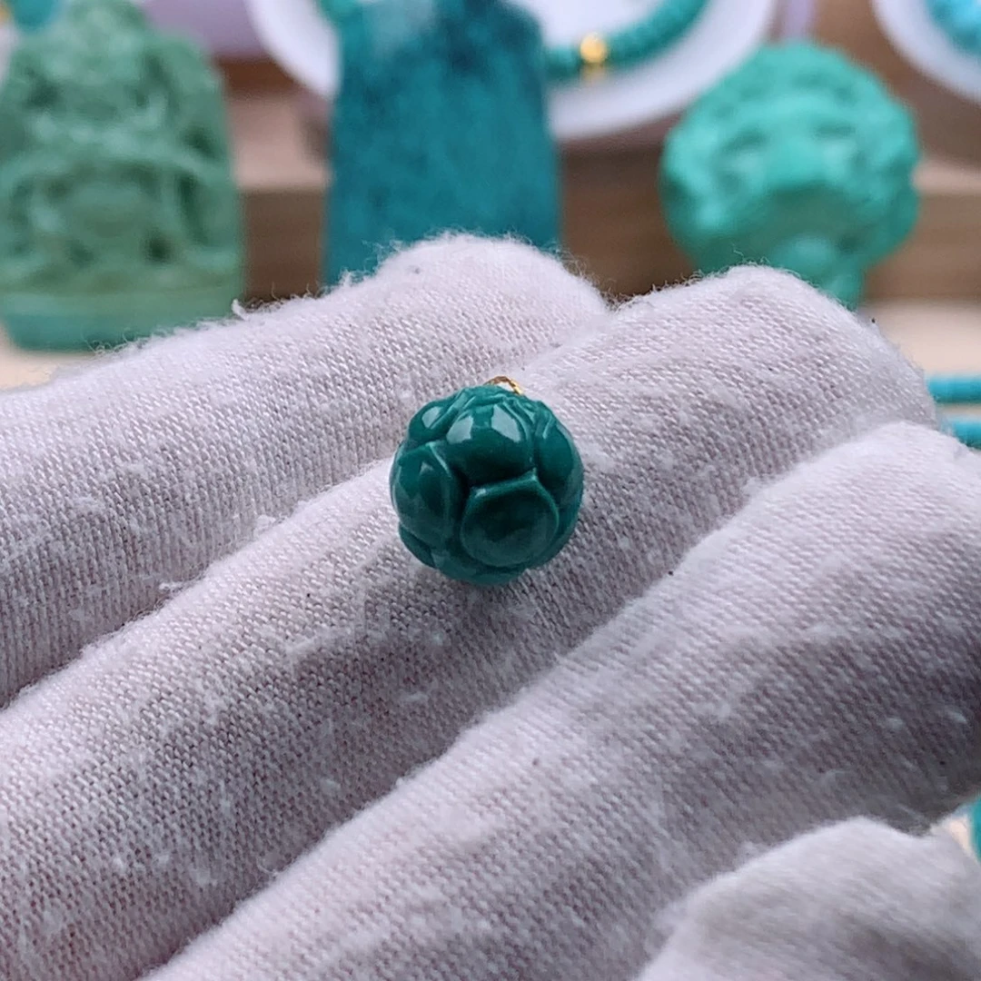 绿松石配饰未镶嵌