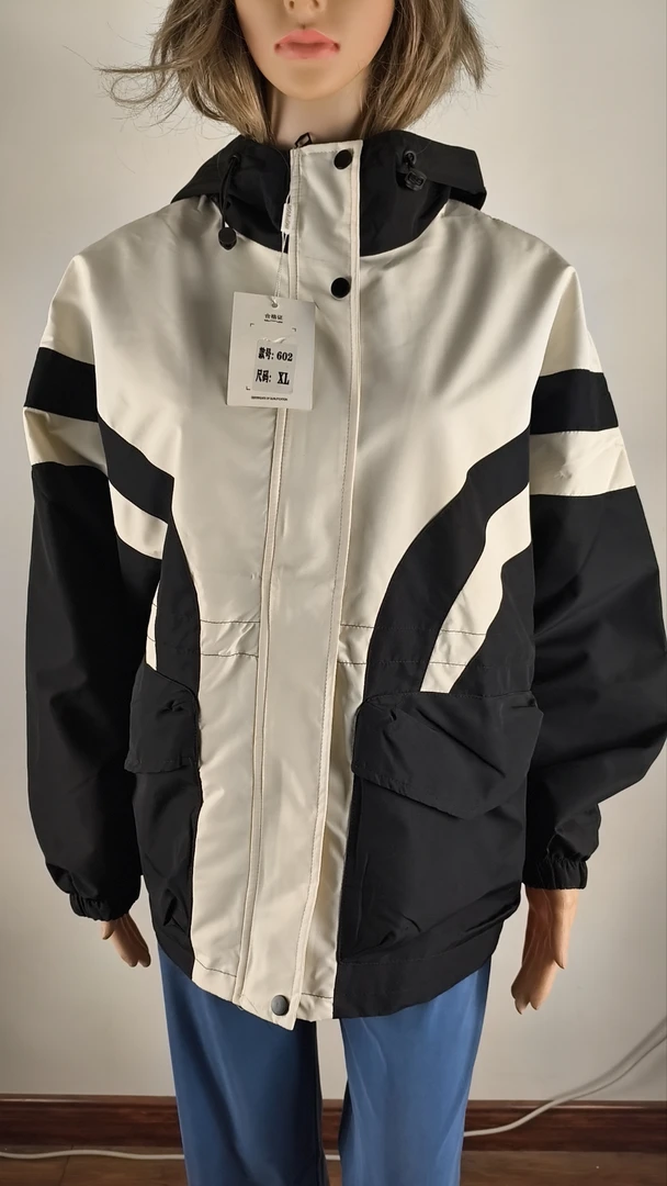 年情  女士   外套