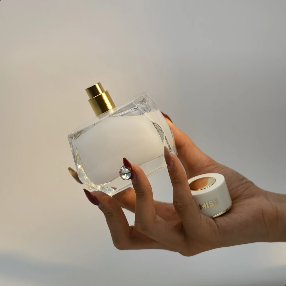 【粉裙子+纯白印记】100ml 香水