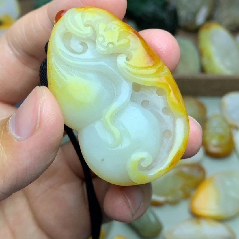 【闪购商品】颈饰未镶嵌和田玉