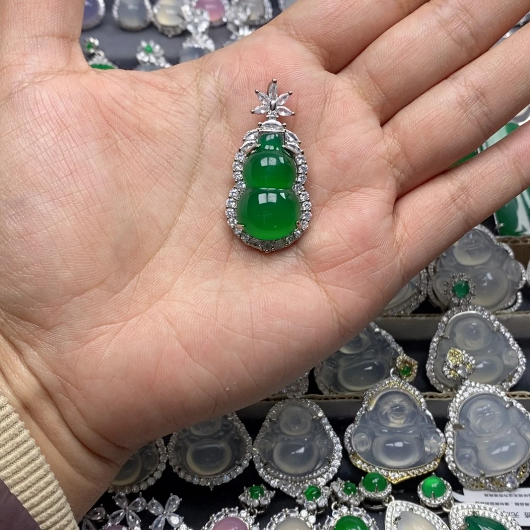 玛瑙/玉髓颈饰合金小*女