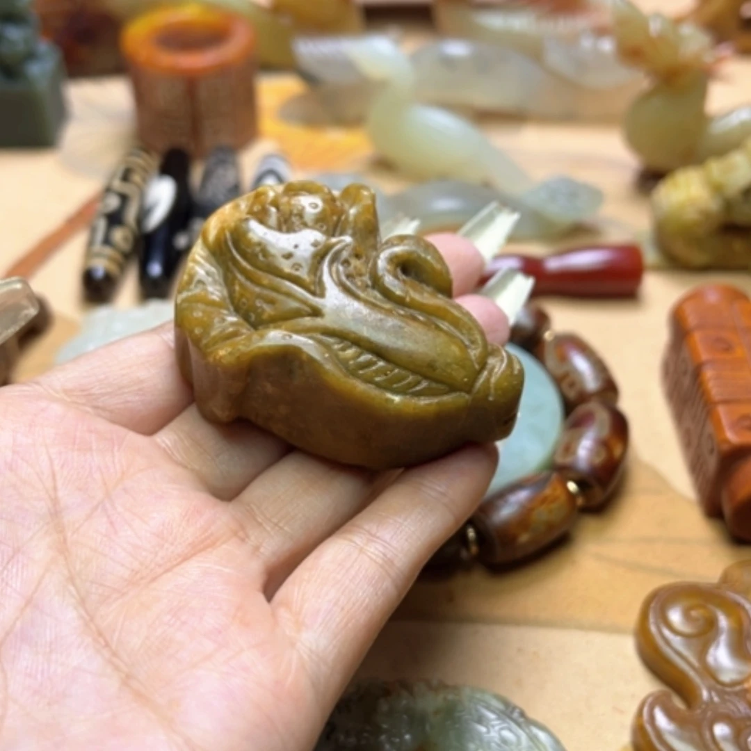 【闪购商品】蛇纹石玉颈饰未镶嵌