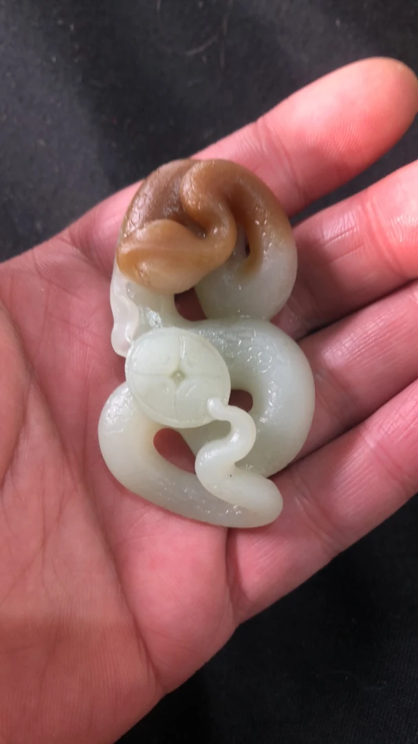 和田玉糖白蛇吊坠