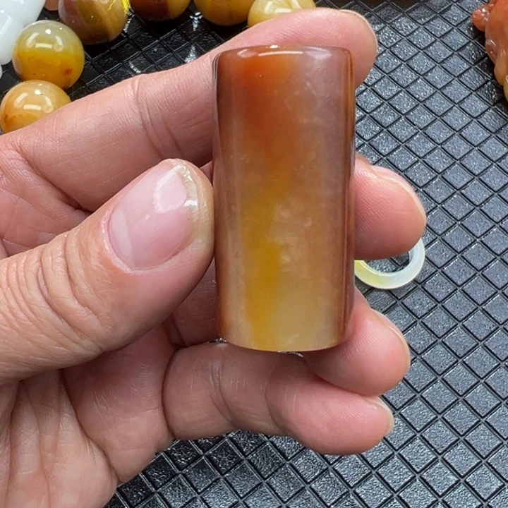 石英质玉（黄龙玉）颈饰未镶嵌开**好