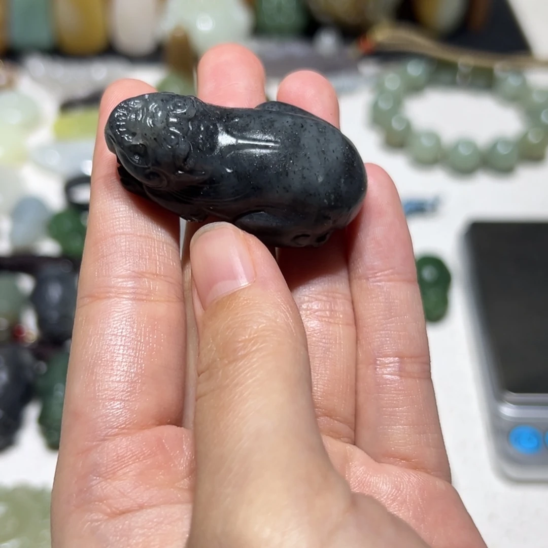 ****和田玉未镶嵌颈饰