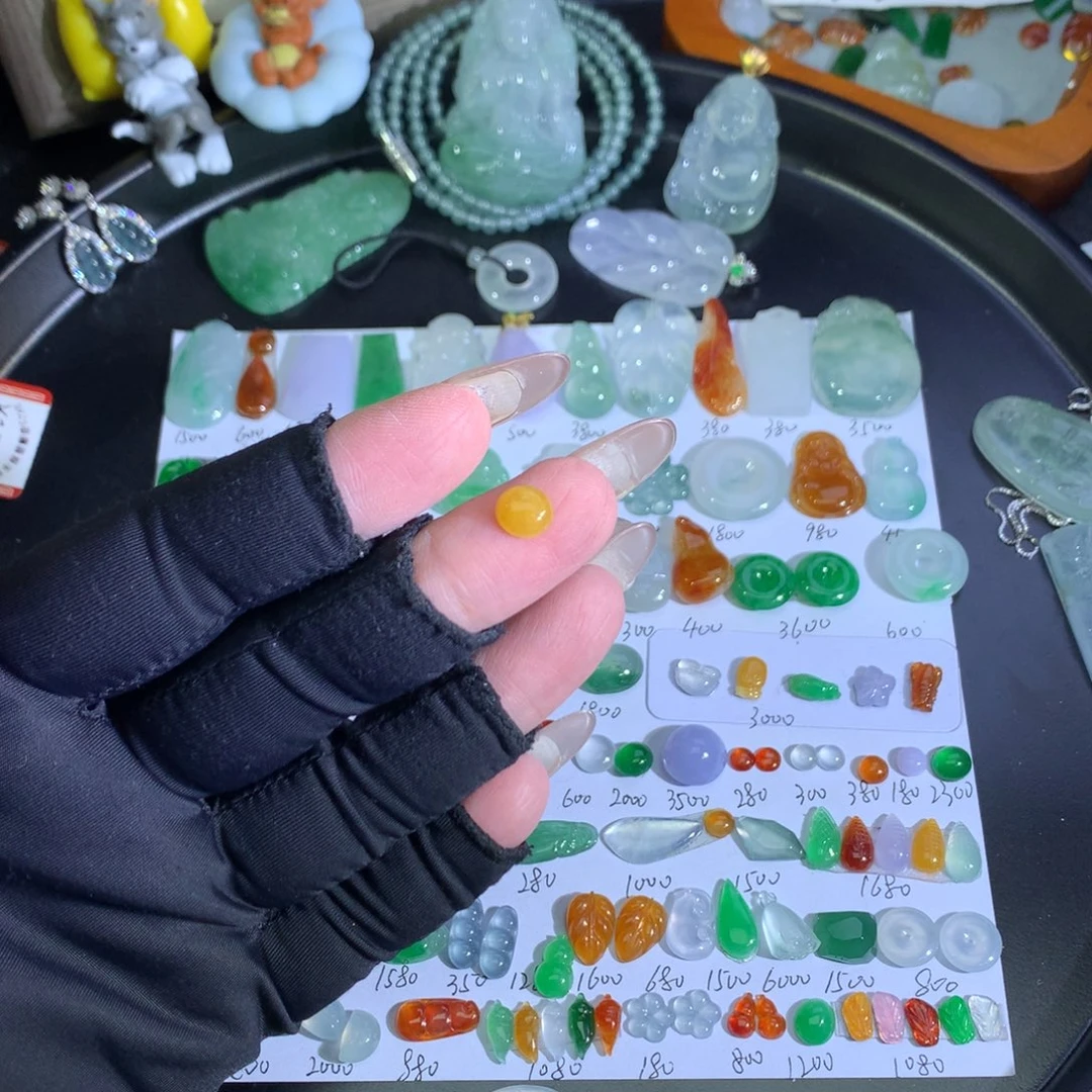 翡翠未镶嵌吊坠(不含链)黄蛋