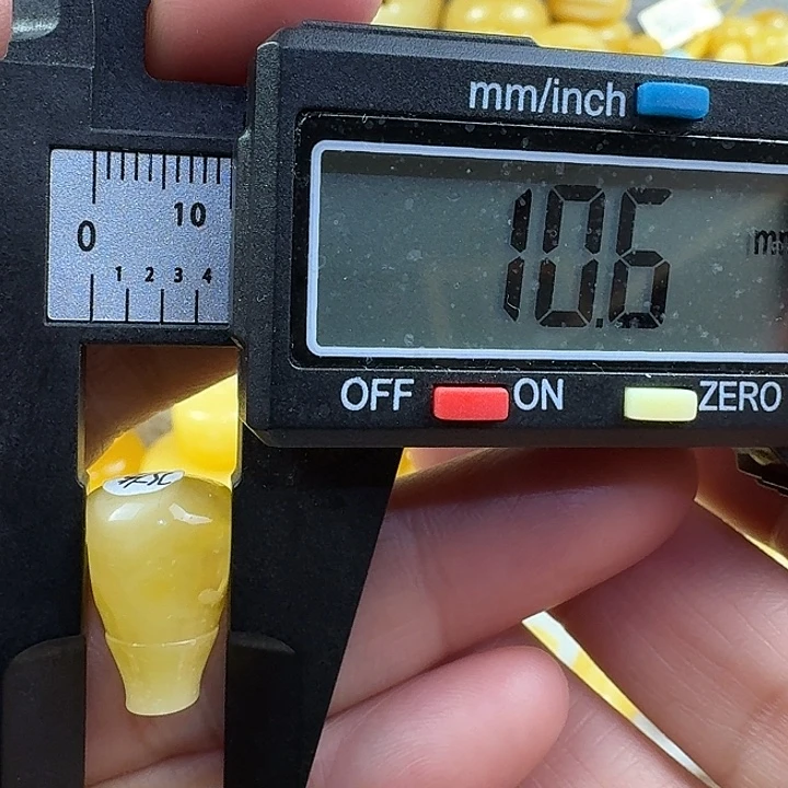 蜜蜡未镶嵌裸石22杂