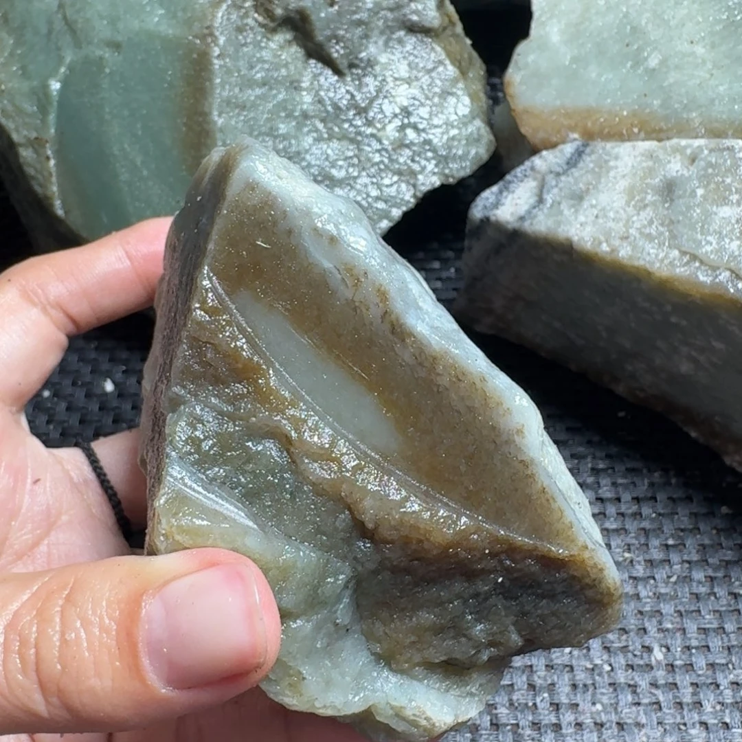 和田玉（糖玉）未镶嵌颈饰