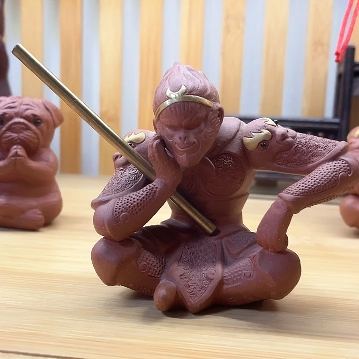 紫砂茶杯万****紫砂描金悟空茶宠摆件