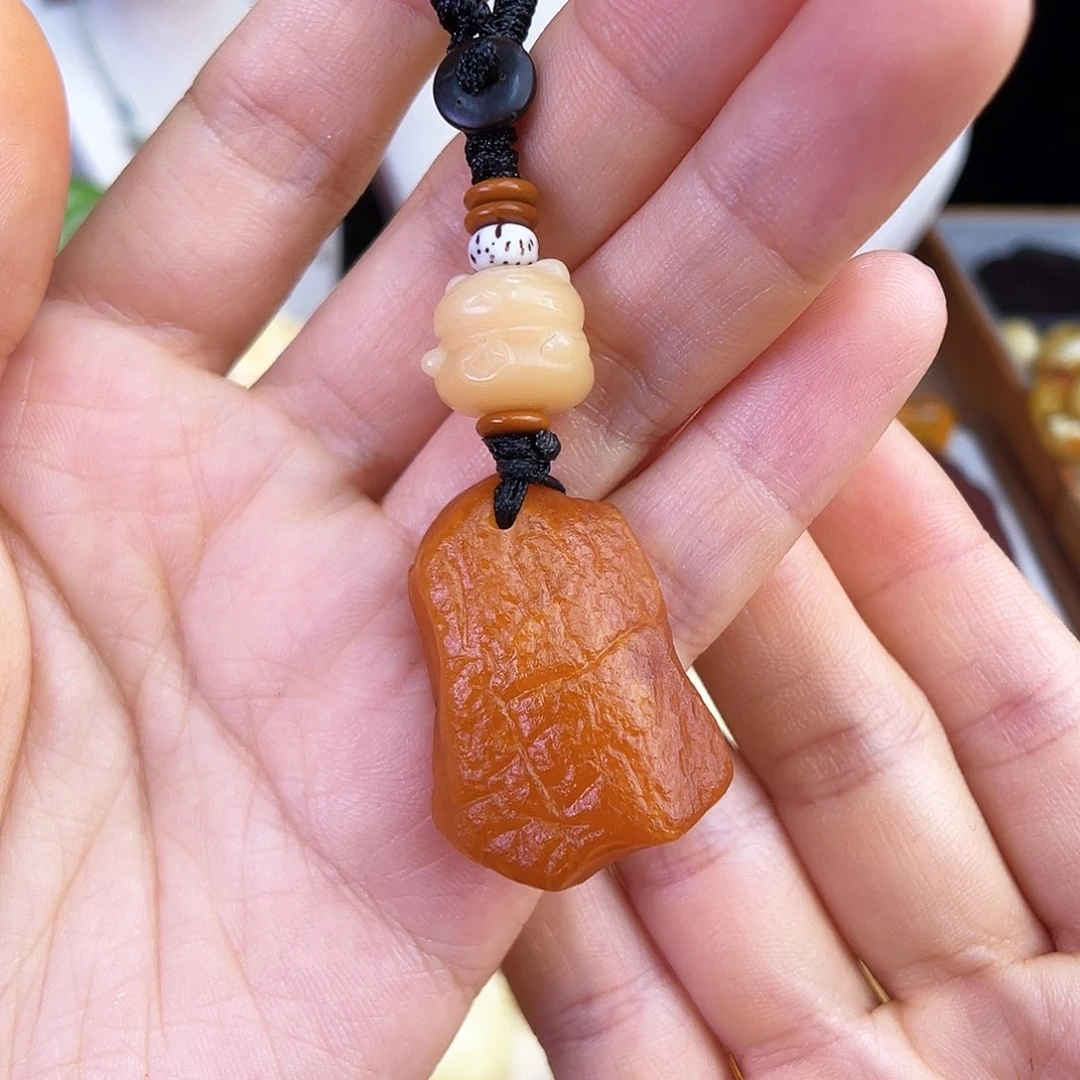 未镶嵌琥珀珠宝奇石