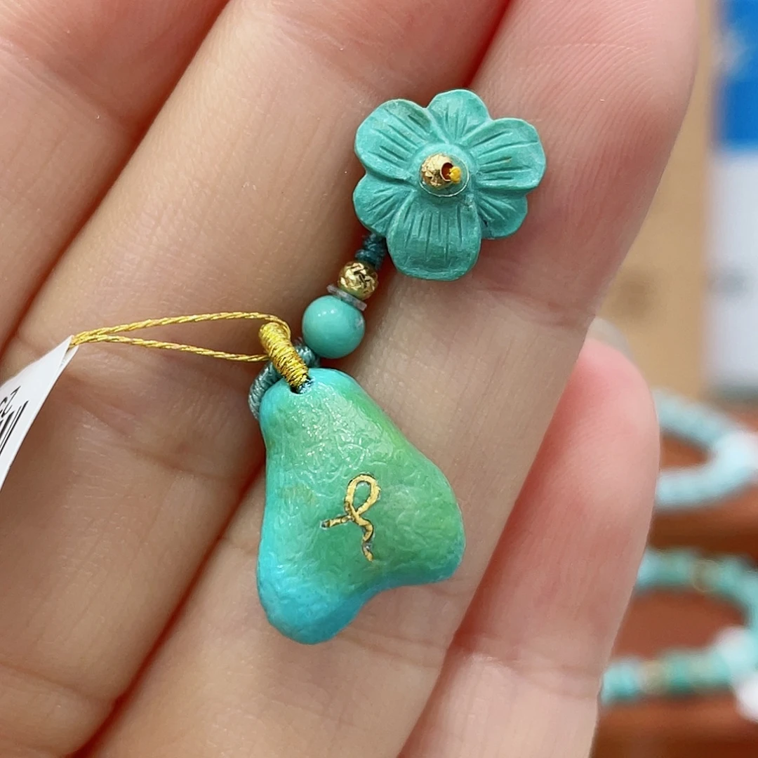 绿松石未镶嵌珠宝奇石